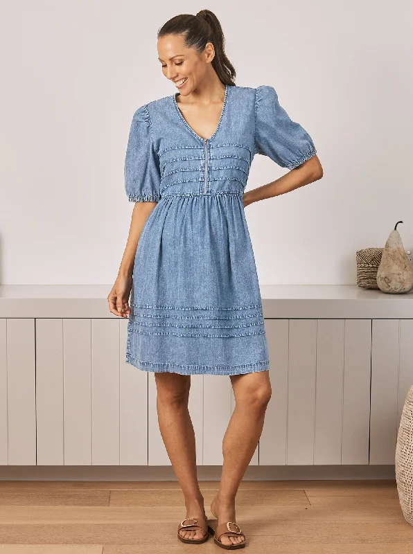 Livie Reversible Maternity Denim Dress in Washed Blue